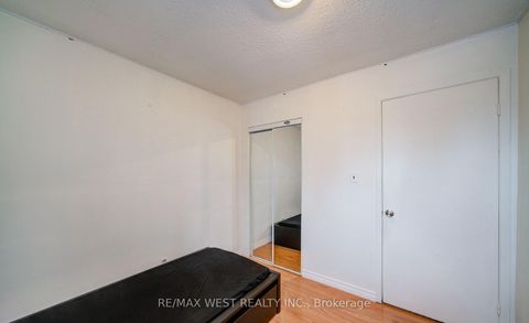 Photo 32 at 71 - 3525 Brandon Gate Drive, Malton, Mississauga