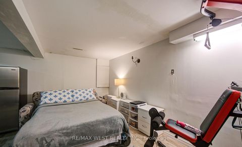 Photo 35 at 71 - 3525 Brandon Gate Drive, Malton, Mississauga