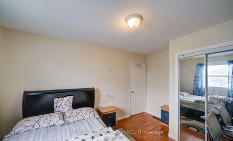 Photo 36 at 71 - 3525 Brandon Gate Drive, Malton, Mississauga