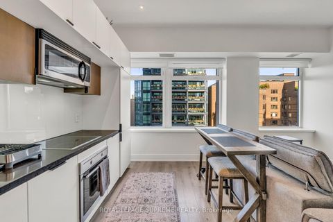 Photo 14 at 604 - 111 St Clair Avenue W, St. Clair, Toronto