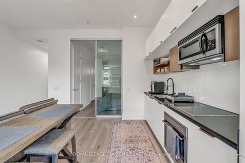 Photo 15 at 604 - 111 St Clair Avenue W, St. Clair, Toronto