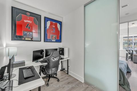 Photo 20 at 604 - 111 St Clair Avenue W, St. Clair, Toronto