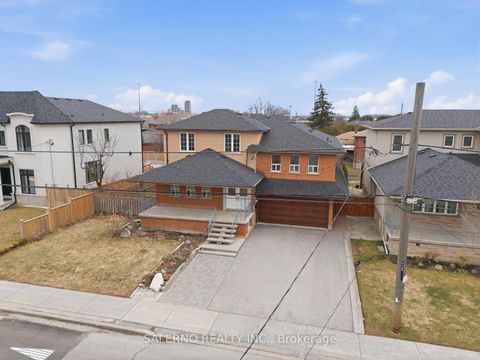 Photo 1 at 125 Anthony Road, CFB, Toronto