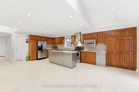 Photo 10 at 125 Anthony Road, CFB, Toronto