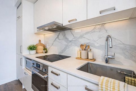 Photo 9 at 1120 - 38 Honeycrisp Crescent N, Vaughan Corporate Centre, Vaughan