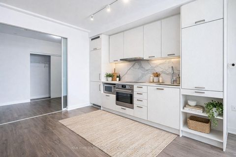 Photo 10 at 1120 - 38 Honeycrisp Crescent N, Vaughan Corporate Centre, Vaughan