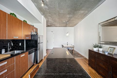 Photo 5 at 303 - 60 Bathurst Street, Niagara, Toronto