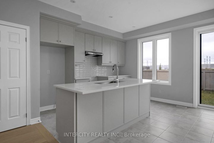 Photo 7 at 162 Mumbai Drive, Middlefield, Markham