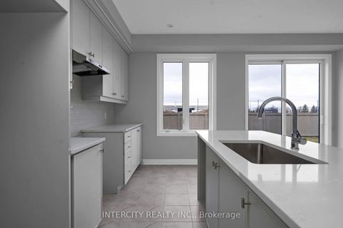 Photo 9 at 162 Mumbai Drive, Middlefield, Markham