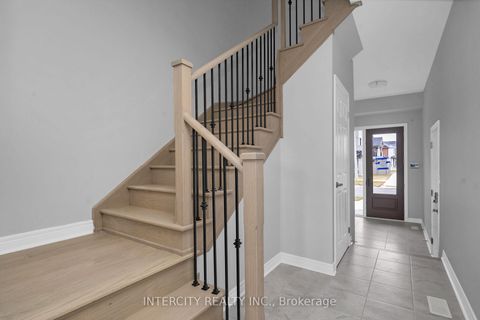 Photo 13 at 162 Mumbai Drive, Middlefield, Markham
