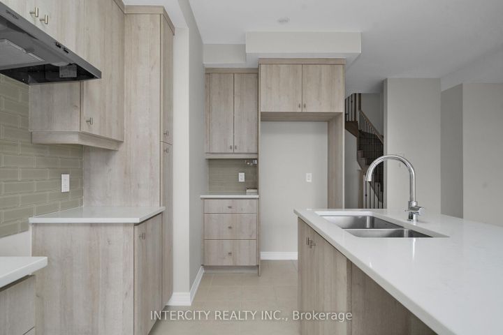 Photo 9 at 164 Mumbai Drive, Middlefield, Markham