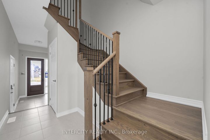 Photo 13 at 164 Mumbai Drive, Middlefield, Markham