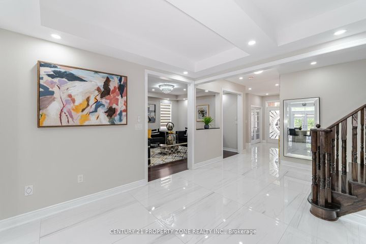 Photo 6 at 8 Teal Crest Circle, Credit Valley, Brampton