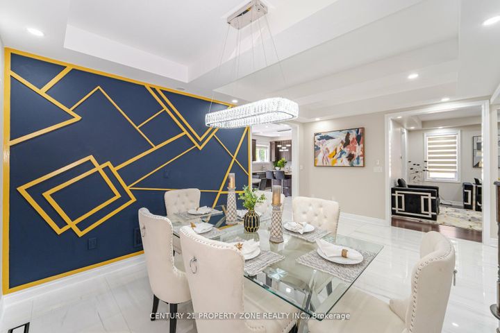 Photo 11 at 8 Teal Crest Circle, Credit Valley, Brampton