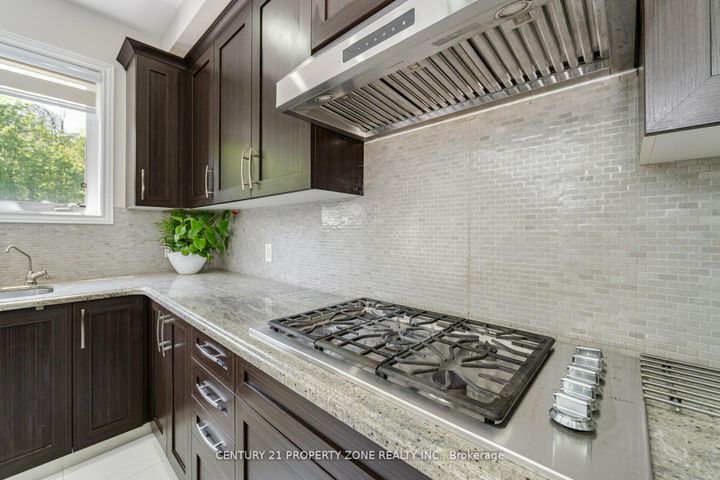 Photo 20 at 8 Teal Crest Circle, Credit Valley, Brampton