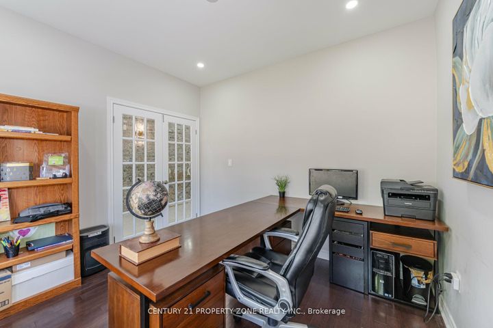 Photo 25 at 8 Teal Crest Circle, Credit Valley, Brampton