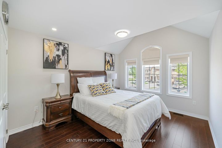 Photo 38 at 8 Teal Crest Circle, Credit Valley, Brampton