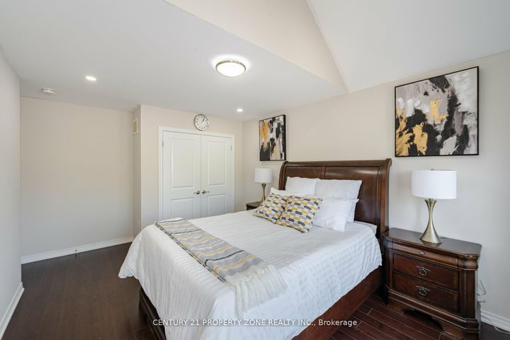 Photo 39 at 8 Teal Crest Circle, Credit Valley, Brampton