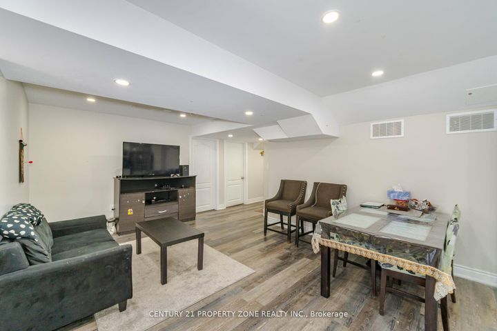 Photo 48 at 8 Teal Crest Circle, Credit Valley, Brampton