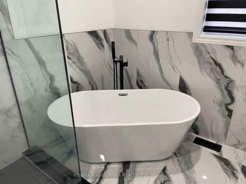 Photo 9 at 10 Moses Crescent, Bowmanville, Clarington