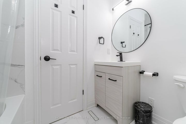 Photo 13 at 3 New Seabury Drive, Glen Shields, Vaughan