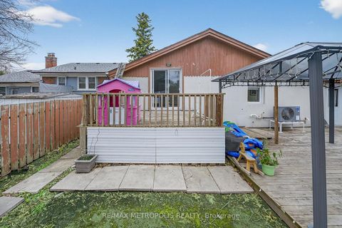 Photo 3 at 91 Ellendale Drive, Dorset Park, Toronto