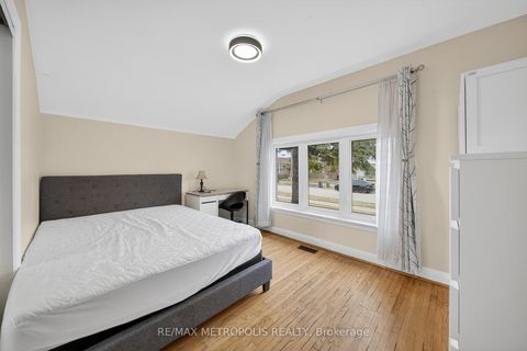 Photo 8 at 91 Ellendale Drive, Dorset Park, Toronto