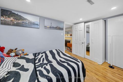 Photo 9 at 91 Ellendale Drive, Dorset Park, Toronto