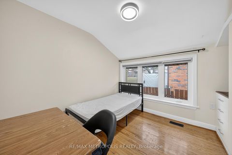 Photo 14 at 91 Ellendale Drive, Dorset Park, Toronto