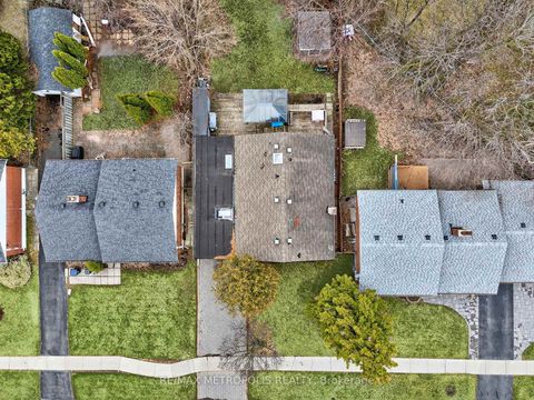 Photo 17 at 91 Ellendale Drive, Dorset Park, Toronto