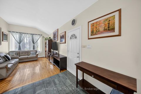 Photo 18 at 91 Ellendale Drive, Dorset Park, Toronto