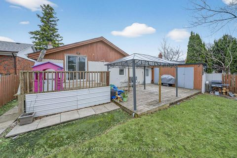 Photo 32 at 91 Ellendale Drive, Dorset Park, Toronto