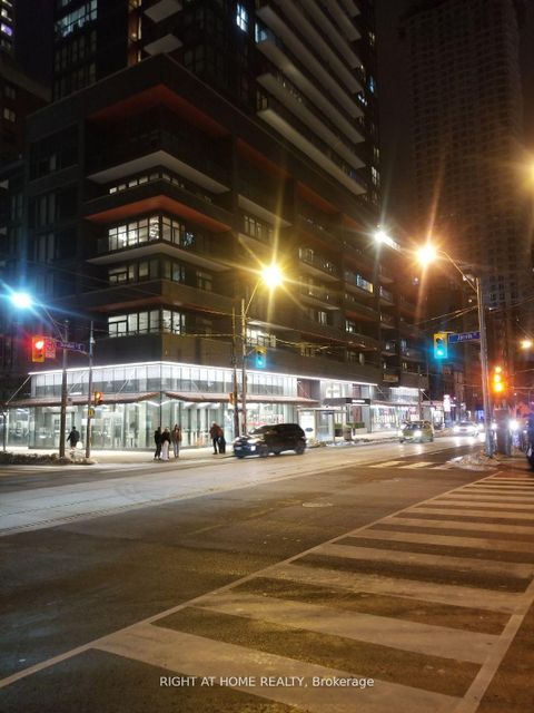 Photo 3 at 938 - 251 Jarvis Street, Moss Park, Toronto