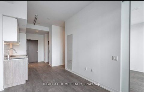 Photo 8 at 938 - 251 Jarvis Street, Moss Park, Toronto