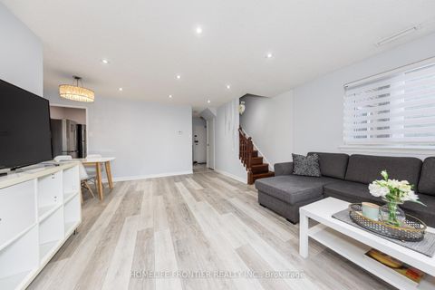 Photo 12 at 134 - 4005 Don Mills Road, Hillcrest Village, Toronto