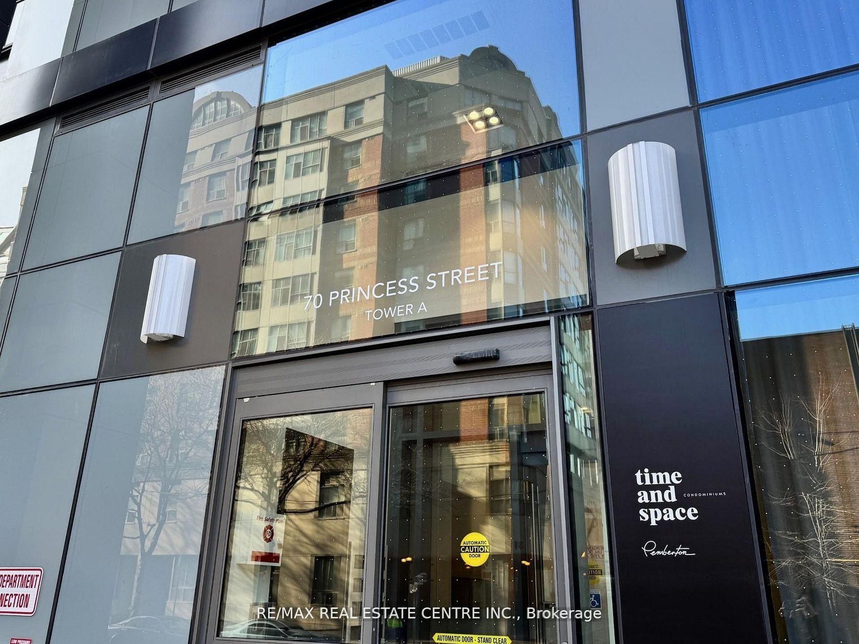 1925A - 70 Princess Street, Waterfront Communities C8, Toronto by Loree Meneguzzi Real Estate 1925A - 70 Princess Street, Waterfront Communities C8, Toronto