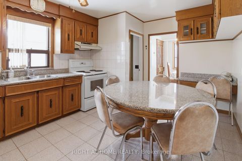 Photo 6 at 53 Tavistock Road, CFB, Toronto