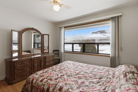 Photo 8 at 53 Tavistock Road, CFB, Toronto