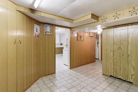 Photo 12 at 53 Tavistock Road, CFB, Toronto