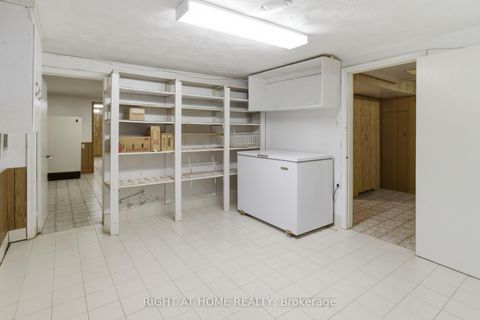 Photo 13 at 53 Tavistock Road, CFB, Toronto