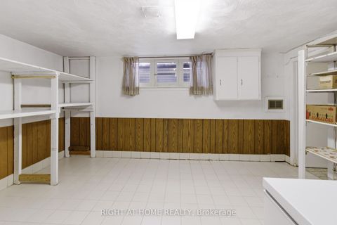 Photo 14 at 53 Tavistock Road, CFB, Toronto