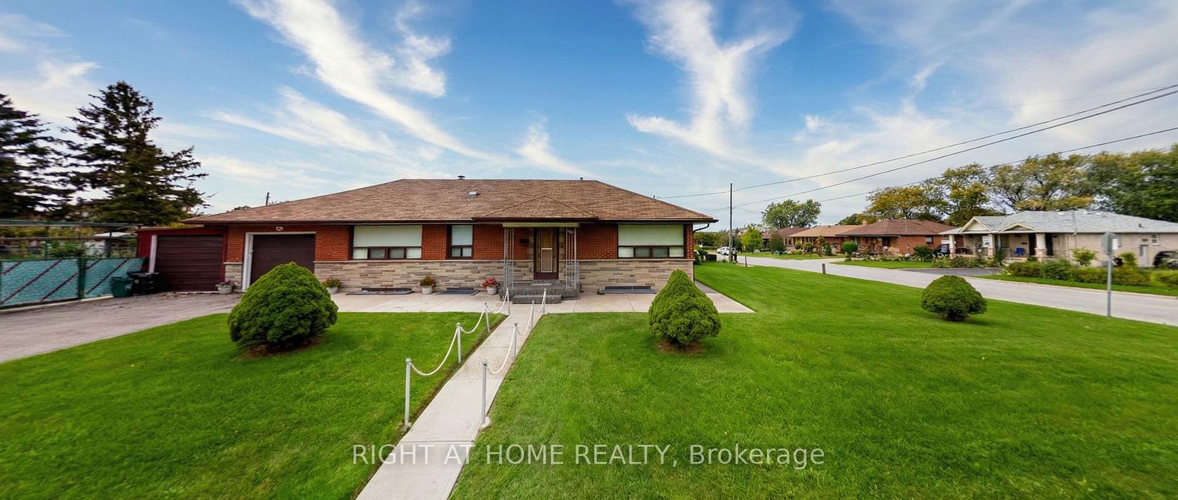 53 Tavistock Road, CFB, Toronto by Loree Meneguzzi Real Estate 53 Tavistock Road, CFB, Toronto