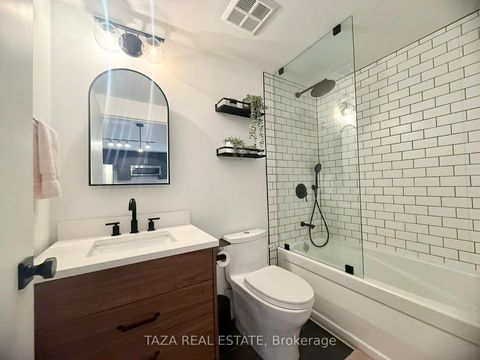 Photo 9 at 1705 - 10 Navy Wharf Court, Waterfront Communities C1, Toronto