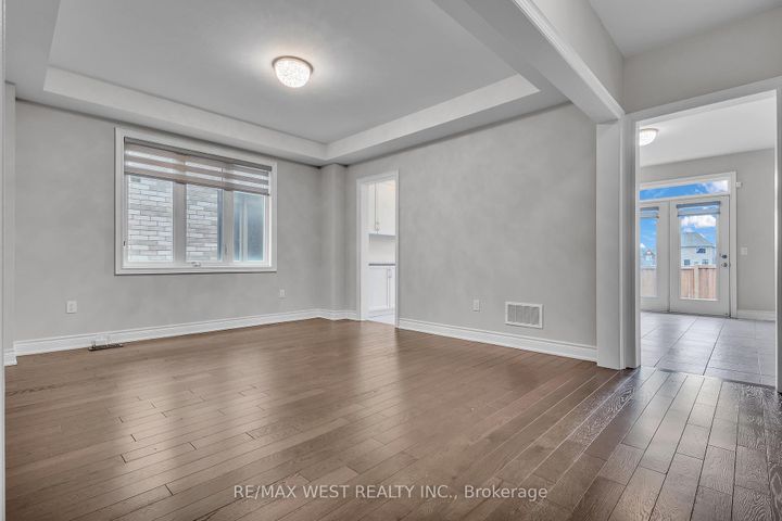 Photo 7 at 65 Port Royal Avenue, Kleinburg, Vaughan