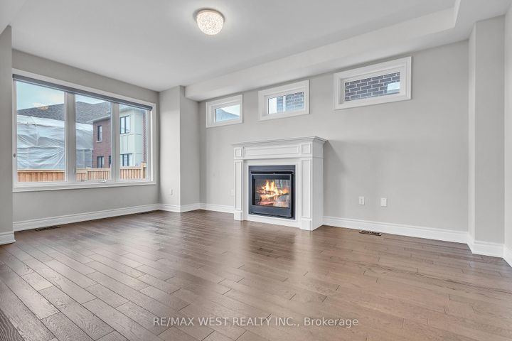 Photo 10 at 65 Port Royal Avenue, Kleinburg, Vaughan