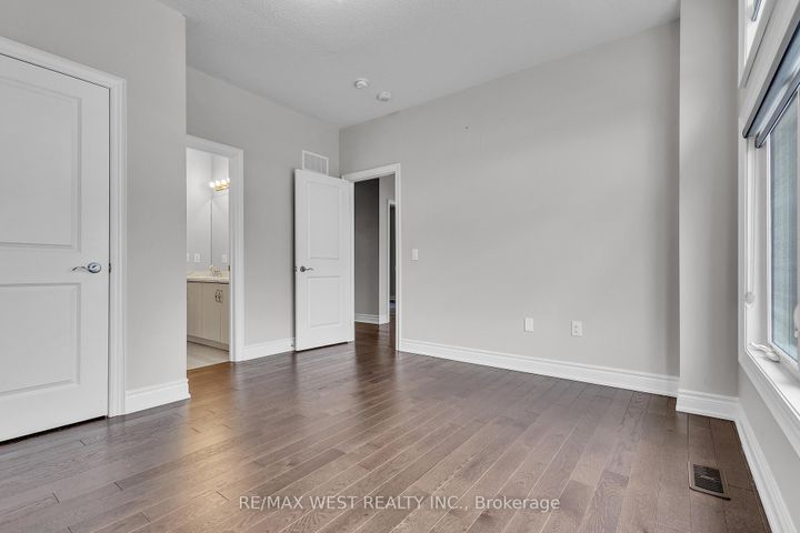 Photo 19 at 65 Port Royal Avenue, Kleinburg, Vaughan