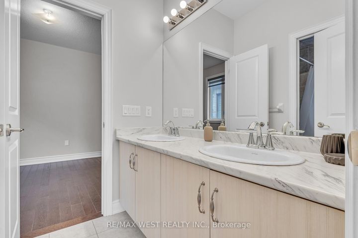 Photo 24 at 65 Port Royal Avenue, Kleinburg, Vaughan