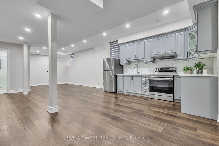 Photo 31 at 65 Port Royal Avenue, Kleinburg, Vaughan