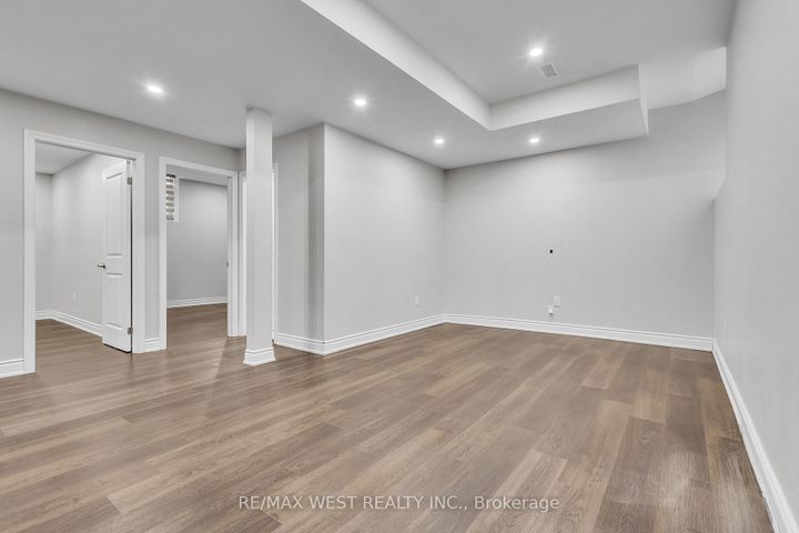 Photo 32 at 65 Port Royal Avenue, Kleinburg, Vaughan