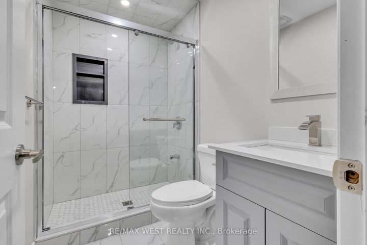 Photo 37 at 65 Port Royal Avenue, Kleinburg, Vaughan